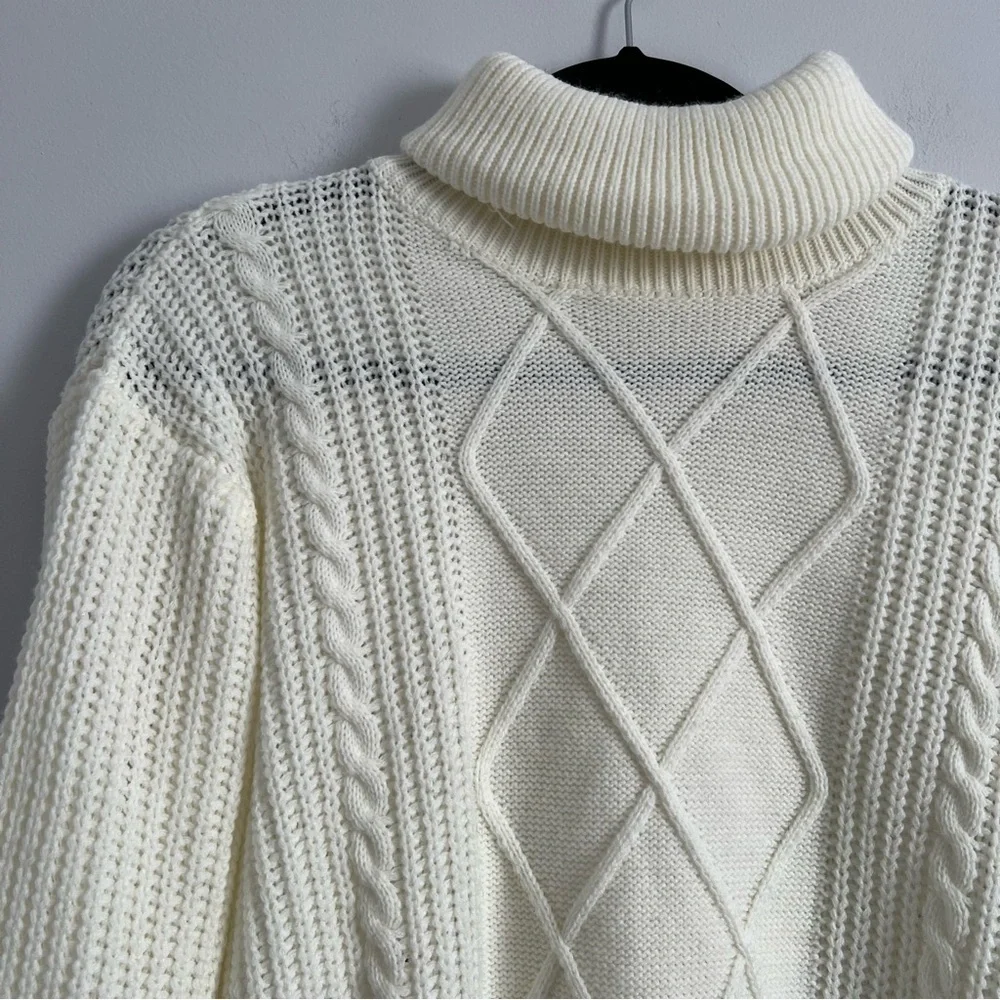 SHEIN elegant cable